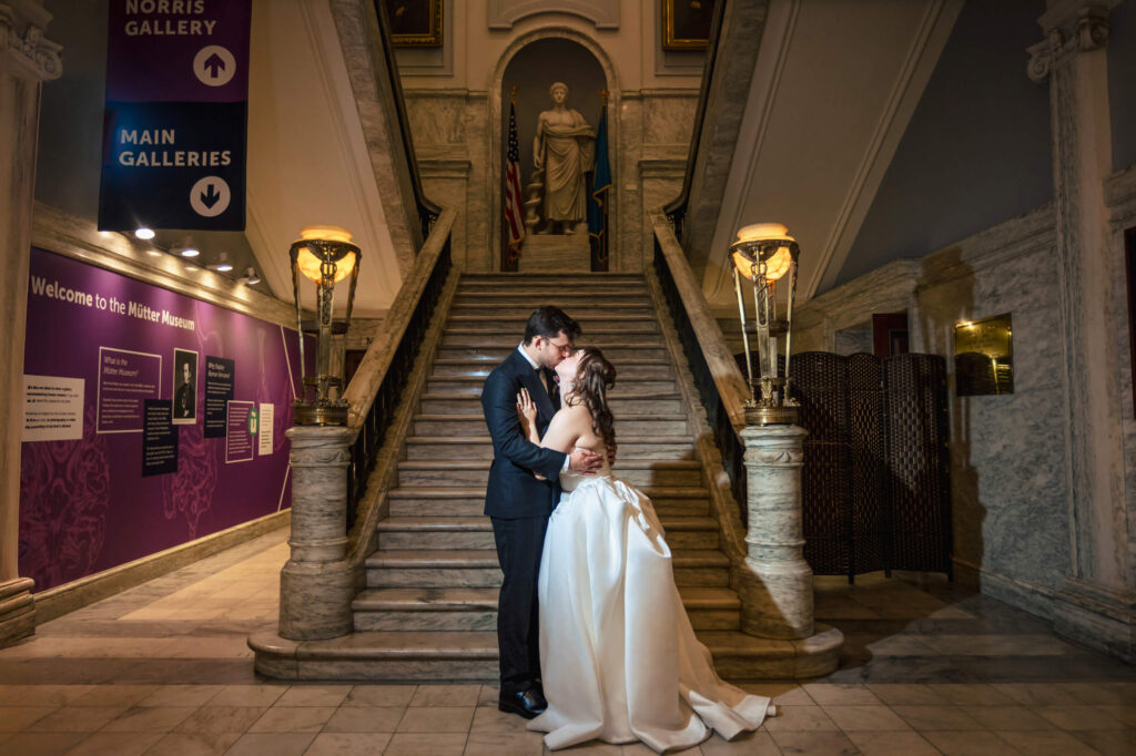 Couple kissing at Philadelphia College of Physicians